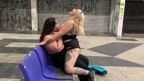 amigas aprontando no centro da cidade em publico, a rabuda e a peituda gozaram na oliveira lima gostoso. - manddy may