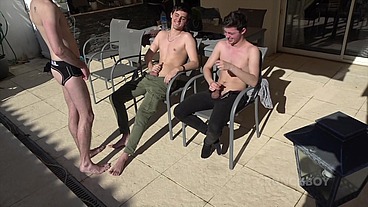 FRENCH BAD BOY TOP WITH BIG DICK FUCKING ROW BOTTOM