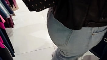 Esta Teen Termina Montando Con Su Gran Culo Una Polla Dura Hasta Que Hace Un Squirt