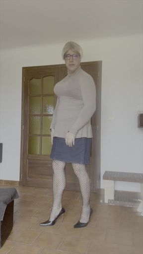 In outfit with my dildo to end up cumming.