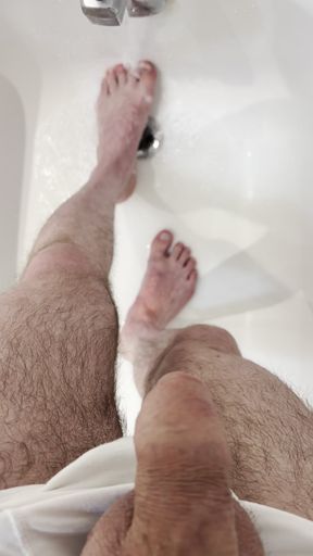 Pissing in Bathtub, Pissing on Feet. Solo Male Pee Watersports. Foreskin. Uncut Pee.