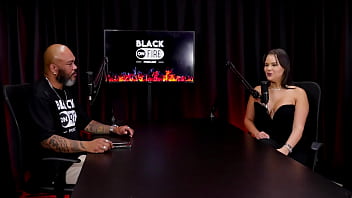 N&atilde_o tem posi&ccedil_&atilde_o preferida, a fam&iacute_lia sabe, ficou desconfort&aacute_vel, est&aacute_ buscando melhoras na vida, e a primeira vez que ficou com mulher... - Maria Bittencourt (WATCH ON: SHEER/RED)