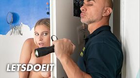 Perfect Slutty Traveler (Lilly Bella) Fucking Abroad With Big Dick Security Guy (Christian Clay) - HORNY HOSTEL