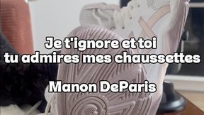 Je t'ignore et tu admires mes chaussures ! I ignore you while you admire my shoes !