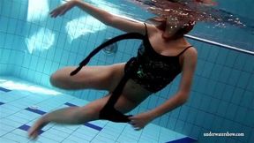 Zuzanna swims naked and horny in the pool