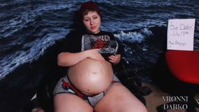 Stunning pregnant bares her huge belly and boobs