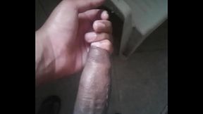 Novinho gay mostrando o pauzao.. Quero um viado.  Sou ativo