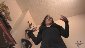 A Hero's Quest and a Giantess