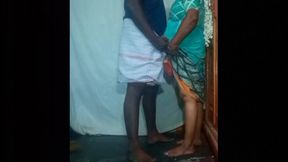 Desi girlfriend fucking in village home"