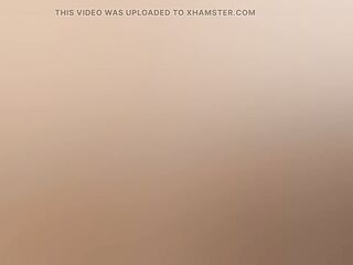 Granny macht beine breit um dem Jungen Hengst ne Chance zu geben