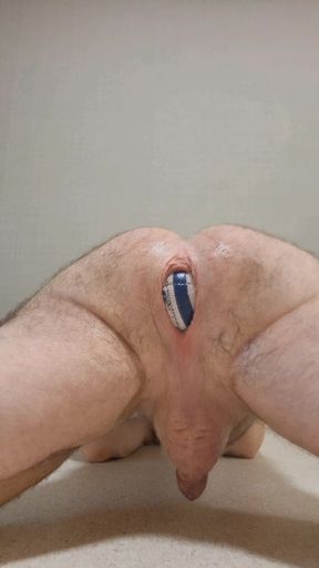 Ball hole game