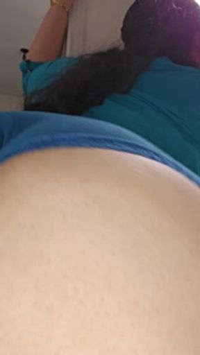 Chubby latina shaking her ass