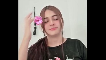Chica colombiana se masturba con su dindo