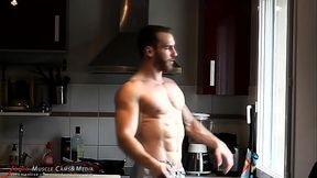 Twisting a frying pan easily