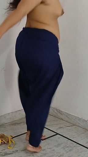 Indian Gasti Nude Mujra on Punjabi Song