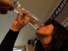 Hot wife has some public fun at a pub