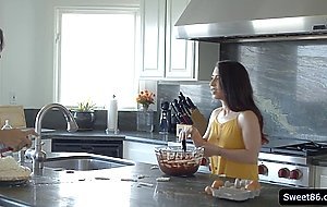 Teen Leda Lotharia is up for something for her stepsister Serena