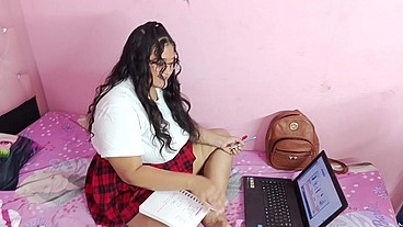 colegiala culona tiene sexo en clases virtuales