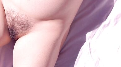 ASIAN MILF SPREADING HER WET SWEATY AND CREAMY PUSSY OUTDOORS IN THE PARK