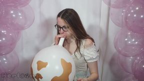 Saskia - Bertha the Balloon gets Blown to Bits!