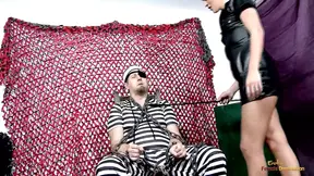 Convict with eyepatch nails police officer with short hair