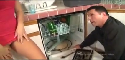 Juicy Pussy Squirting Brunette Thanks Lucky Plumber With Soaking Wet Sex