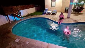 poolside peep show turned wild orgy – we weren’t just watching 😈