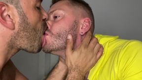 Mars pumps juice from her new boyfriend
