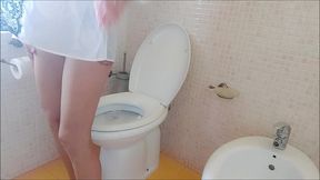 chantalchannel pee with a trasparent shirt