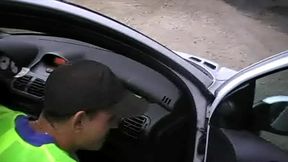 je suce un rebeu hetero dans ma caisse et il me baise ne exterieurje suce un ...