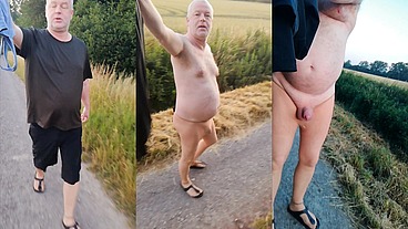 Carmen Nylonjunge macht Striptease bis auf Strumpfhose