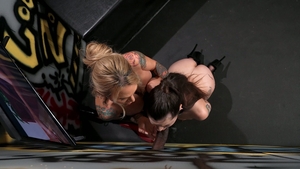 Gloryhole: Stretched Pussy for a Very Good Girl