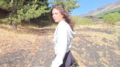 Italian guide deep throat petite brunette in the woods