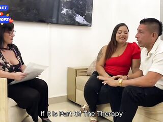 Pareja swinger en terapia de pareja conla psicologa Montse Swinger termina en 3-some