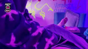 I touch my cock while my stepsister reads a book, she realizes she can'_t stand it and she sucks my cock... I cum twice