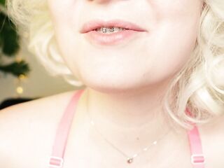 My 2nd day in braces: cleaning by dental floss