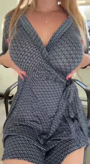 Amateur with big tits flaunts her ass