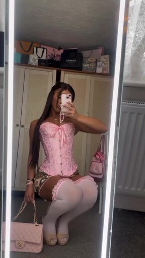 Brunette onlyfan petite shows off her body