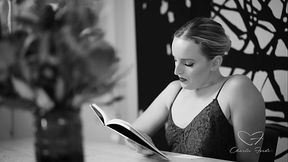 Charlie Forde Got Her Cunt Eaten By Amber Moore As She Reads!