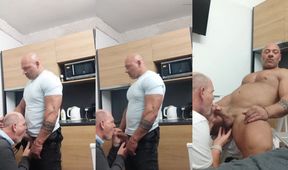 Bodybuilder Friend Mr Guru Get Sucked off Again Dexterxxl
