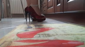 Décolleté tacco extreme open toe e un'irrastebile prurito ai piedi