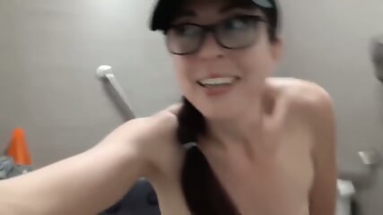 fery piss auf flip-flops