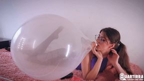 Q904 Cosette seductively btp's 3 16'' balloons - 1080p