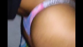 Pov hermanastra culona y jugosa viene a mi habitaci�n me coge de vaquera invertida cun su culo grand