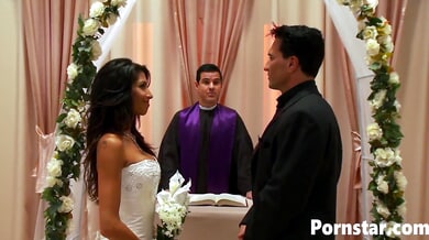 Cindy Hope as a newlywed bride enjoys passionate oral sex from her groom