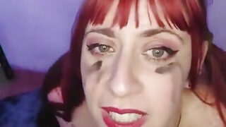 Amatorska nastoletnia rozpustnica uprawia ostry, hardcore'owy seks analny z brudnymi rozmowami