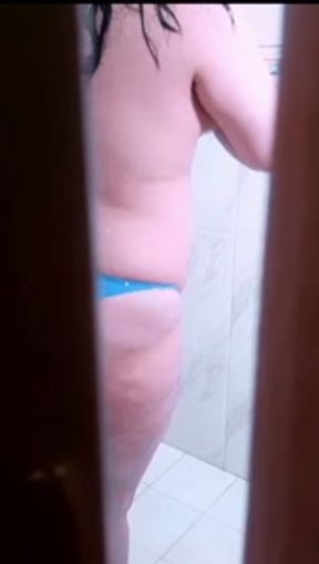 دوست نامزدم موقع حمام دیدم میزد، منم یه دل سیر بهش کص دادم / fucked my friend at bath