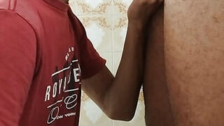 Twink amatori care se fut anal fără șa și explodează cu sperma