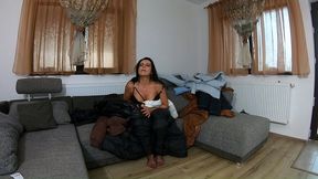 those down-jackets are so fucking hot- i love to fuck and masturbate while wearing them