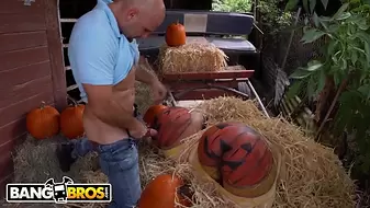 Hot - Pumpkin Booty Babes Rose Monroe & Valentina Jewels